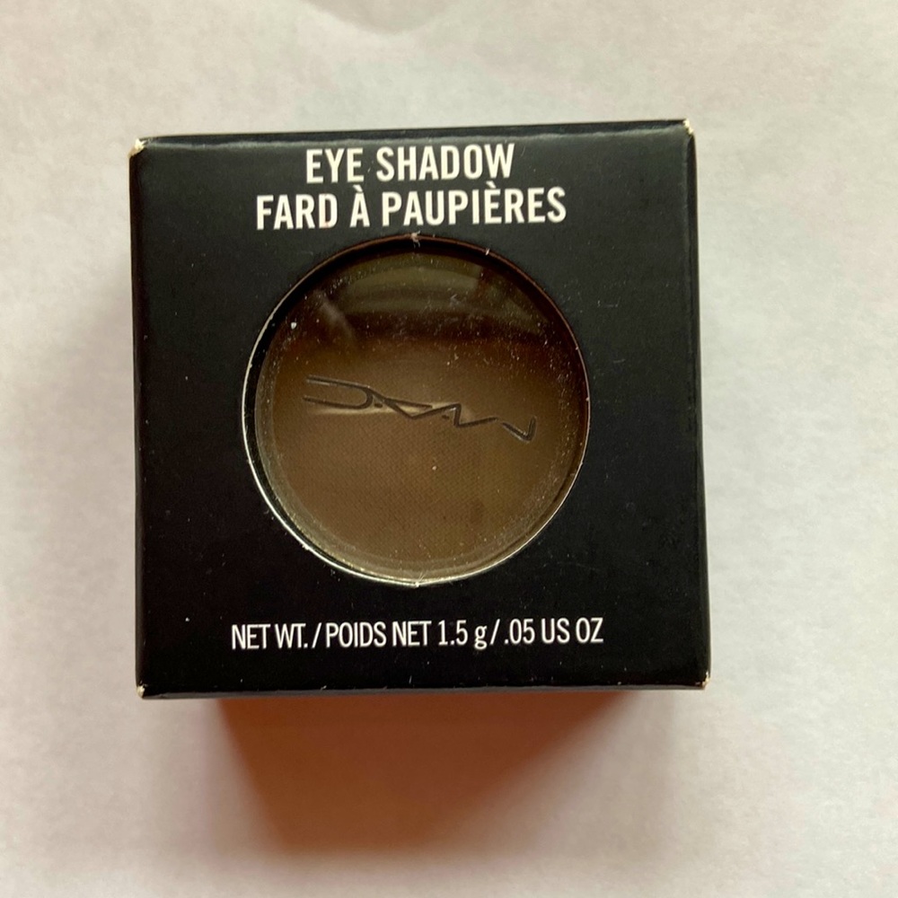 MAC eyeshadow A46 Swiss brown matte